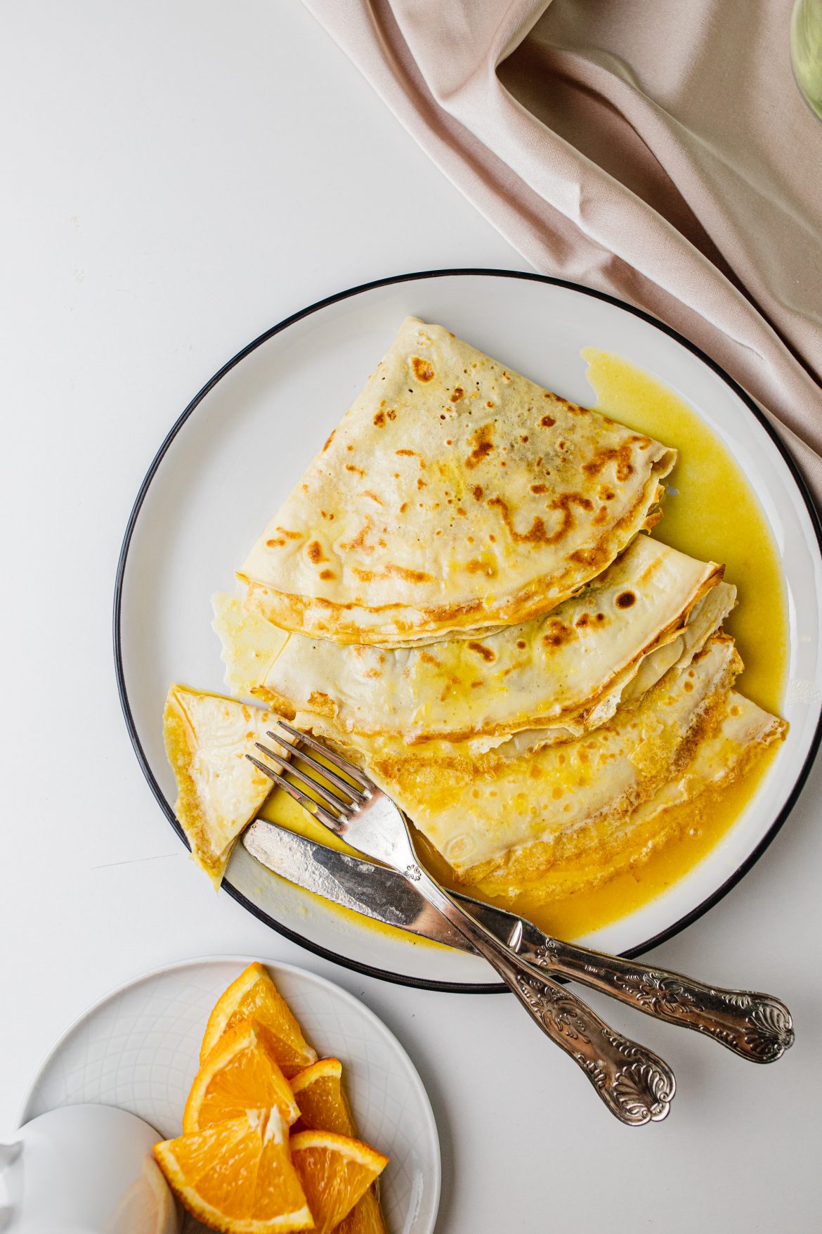 palacinky-s-pomarančovou-omáčkou-crepes-suzette