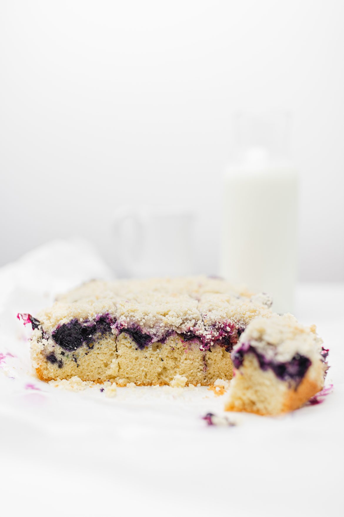 vyborny-čučoriedkovy-kolac-s-posypkou